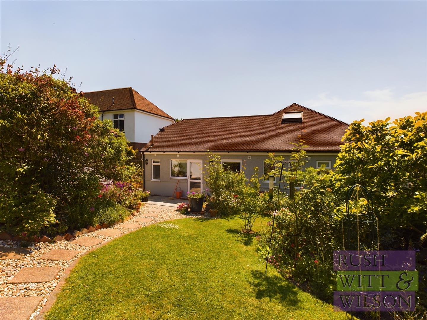 Ochiltree Road, Hastings Rush, Witt & Wilson